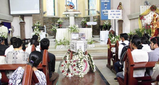 Friends and relatives attend the memorial service at Church of Our Lady of Dolours, Wadala, yesterday. Pic/Sharad Vegda