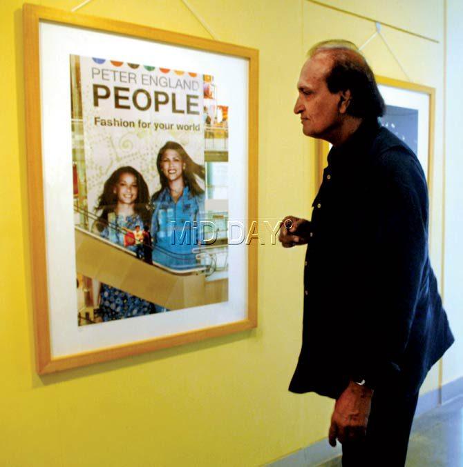 Raghu Rai at an exhibition of photographs, titled Urban Reflections by Chandu Mhatre at Piramal Gallery, in NCPA in March, 2013. Pic/Atul Kamble