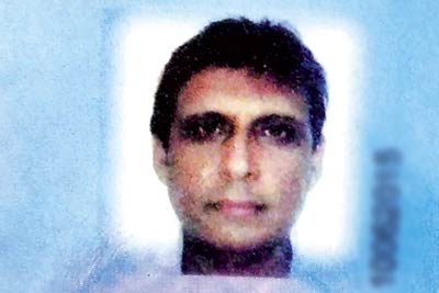 Ramesh Thadaram Motwani hails from Baroda, but would regularly strike shops in Mumbai, Thane and Pune