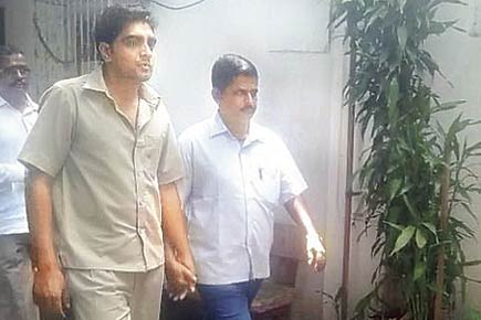 Auto driver who allegedly robbed girl; turns out to be her cousin