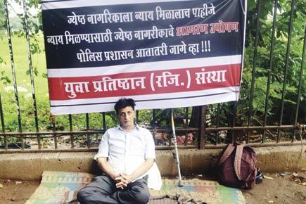 Duped of Rs 13 cr, man goes on hunger strike against cops at Azad Maidan