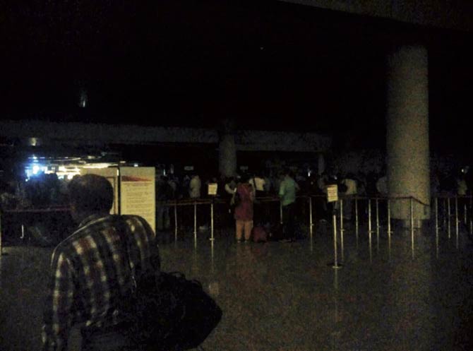 The immigration area, level 1 and the city side of Terminal 2 were shrouded in darkness for at least 10 minutes due to the power outage