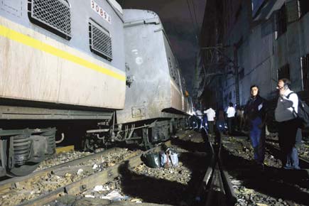 Coach derails, services affected on Harbour Line