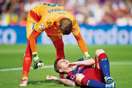 La Liga: Barcelona win 2-1, but lose Messi for up to 8 weeks