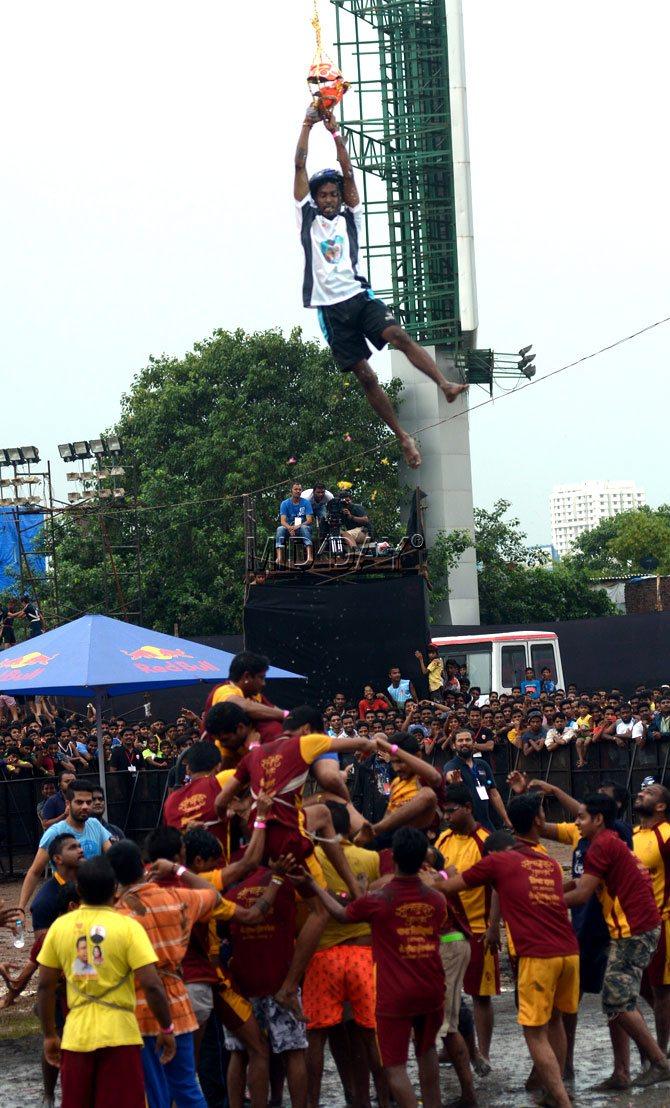 Mumbai soaks in Janmashtami celebrations