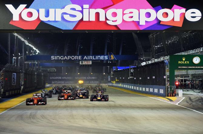 Cars during the Singapore GP