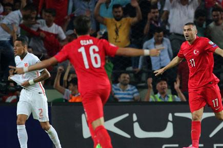 Turkey beat Netherlands 3-0 in Euro 2016 qualifier