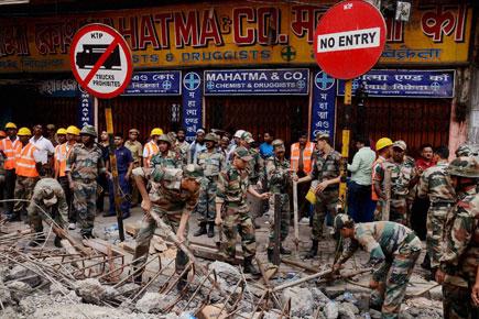 Kolkata flyover collapse: TMC and BJP engage in war of words; death toll at 24