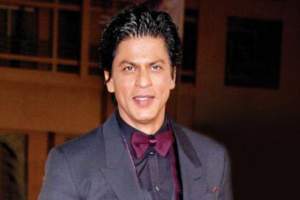 Shah Rukh Khan shy about eating in front of people