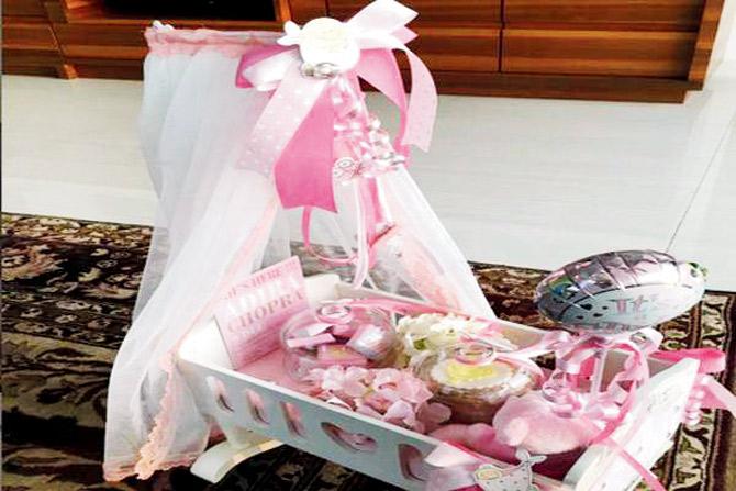 The baby announcement  hamper
