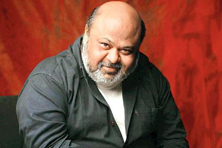 Witness the tragedy of Kashmir as it unfolds in Saurabh Shukla's new play