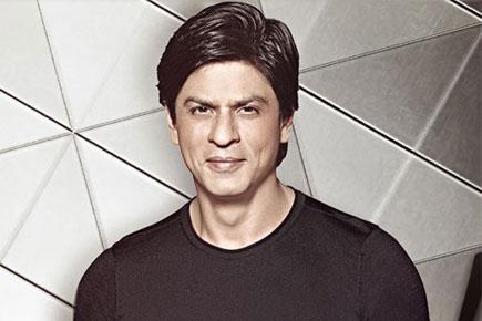 Shah Rukh Khan takes flight back from work to avoid traffic!