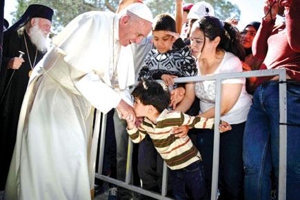 Pope brings hope to migrants in Lesbos visit