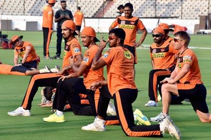 IPL 9: Erratic Hyderabad look to bounce back against inconsistent Mumbai