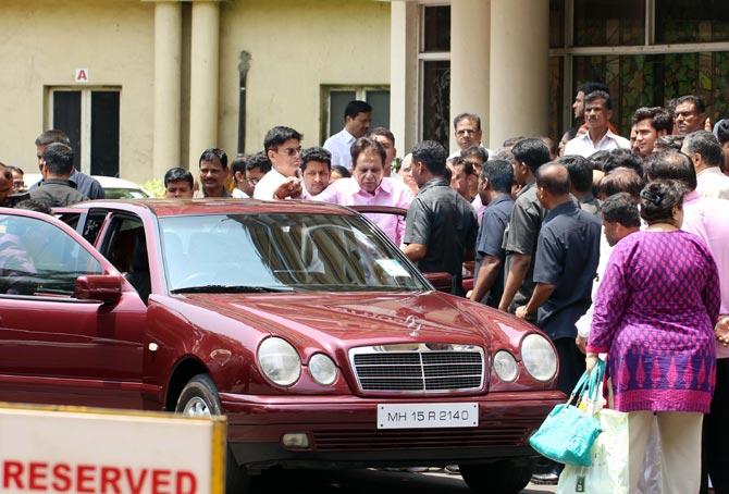 Dilip Kumar gets discharged from Mumbai hospital