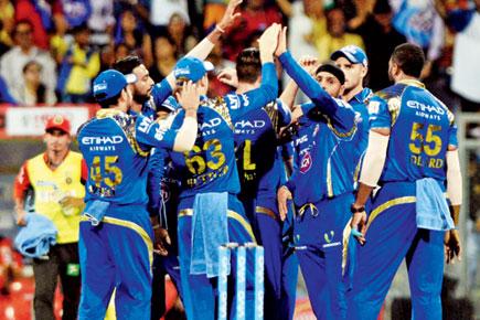 IPL 9: Mumbai Indians need to keep it rolling and halt Daredevils' winning streak