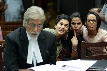 When Amitabh Bachchan got photobombed in court!
