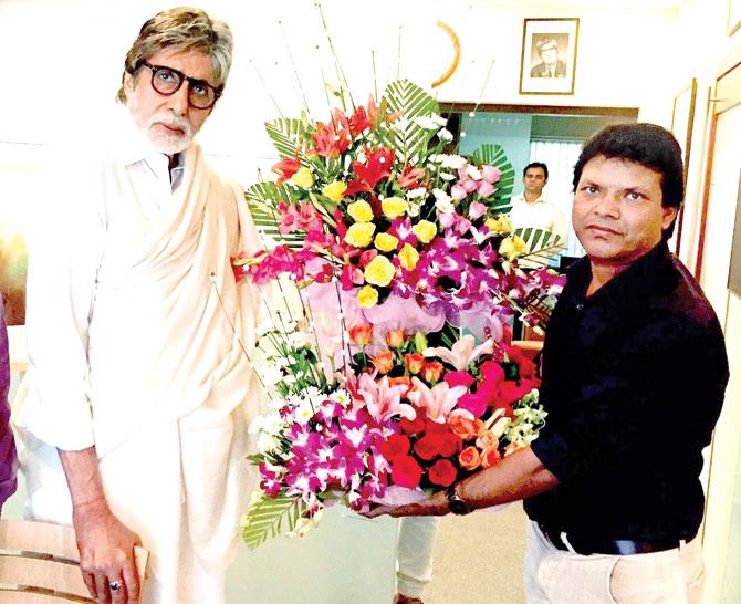 Amitabh Bachchan with CMD Subash Kale, Vikrant studio