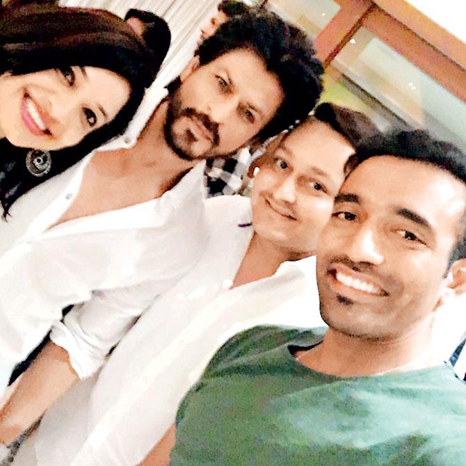 SRK, Sheetal and Robin Uthappa and make up artist TJ Shah