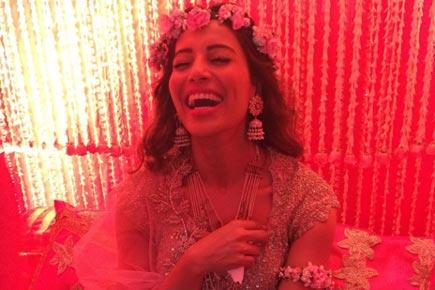 Pretty in Pink! Check out photos from Bipasha Basu's mehendi ceremony