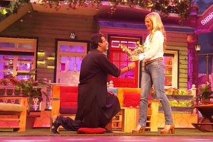 Wasim Akram proposes to wife on 'The Kapil Sharma Show'