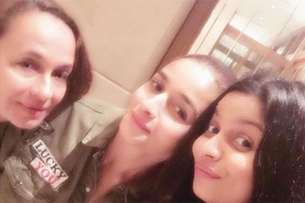 Girls' night out! Alia Bhatt parties with her mother and sister
