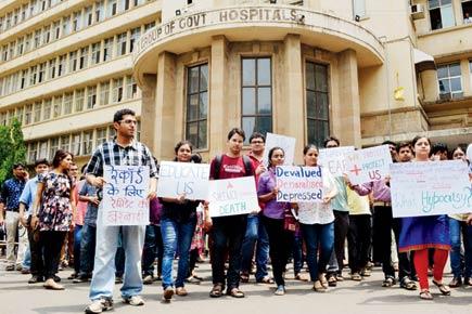 JJ Hospital doctors' strike: Set a deadline on inquiry, MARD to HC