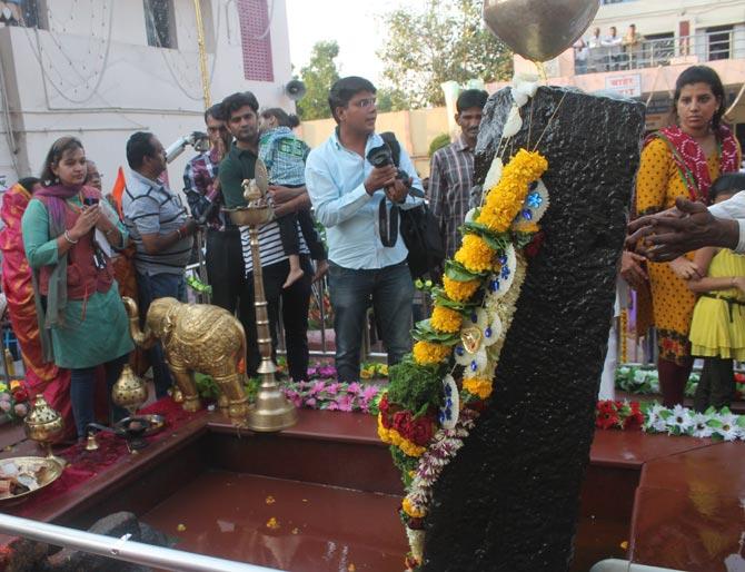 mid-day reporter Chaitraly Deshmukh enters the Shani Shingnapur Temple in Ahmednagar