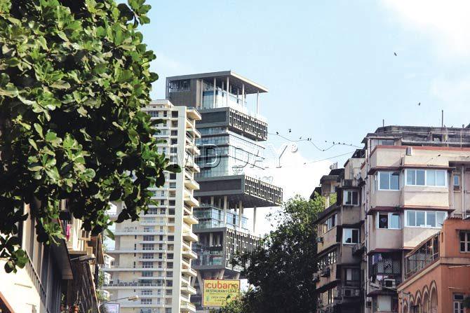 Mukesh Ambani’s house Antilla and Bandra-Worli Sealink are on the new Mumbai darshan list. Pics/Ajinkya Sawant