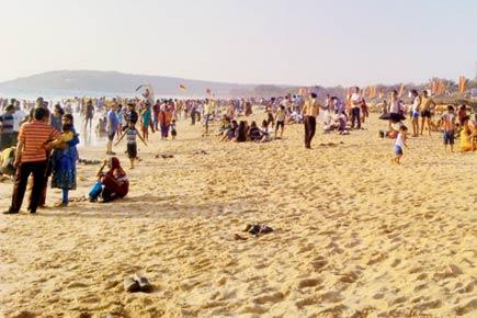 Mumbaikars flock to Goa for sea bathing season
