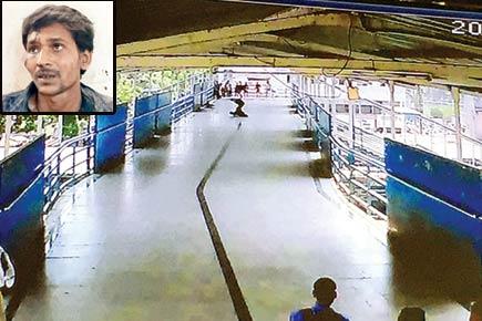 Mumbai: Man hacks rival, waits for him to die, commuters watch