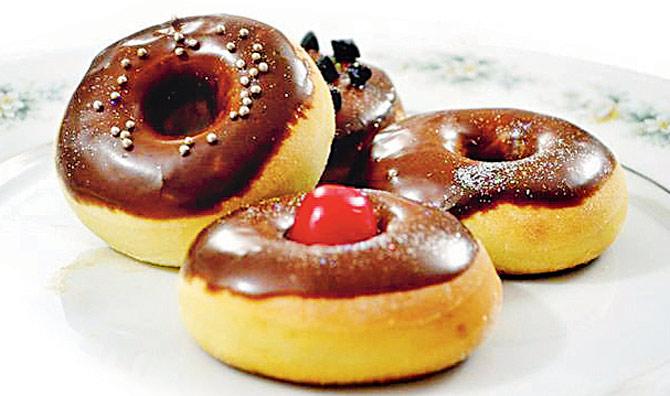 Eggless doughnuts