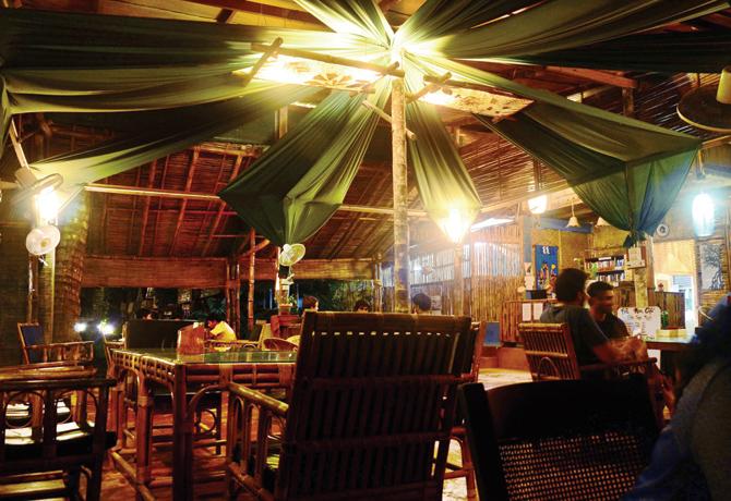 Full Moon Café offers a great ambiance and yummy food after beach bumming. PICS/TRAVELWITHACOUPLE