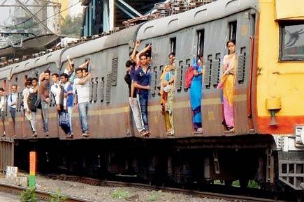 Mumbai: Rail fracture delays suburban train services on Western line