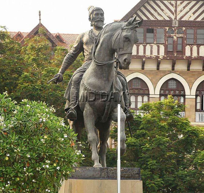 The Shivaji statue opposite the Gateway of India, where King George V statue once stood