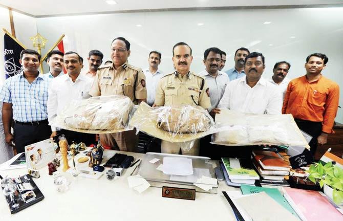 Thane CP Param Bir Singh with the seized drugs; he said the cops were investigating whether the drugs net had spread internationally as well