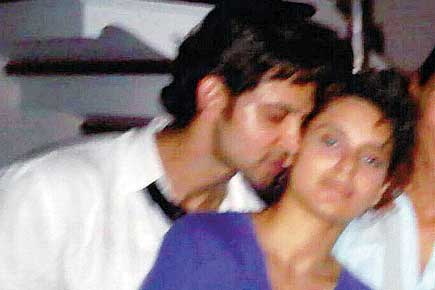 Leaked! When Hrithik Roshan and Kangana Ranaut got 'cosy' at a party