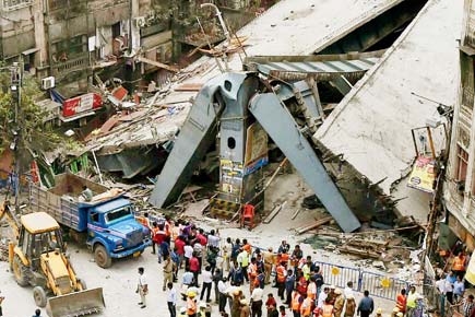 Kolkata flyover collapse: Trinamool accepts responsibility