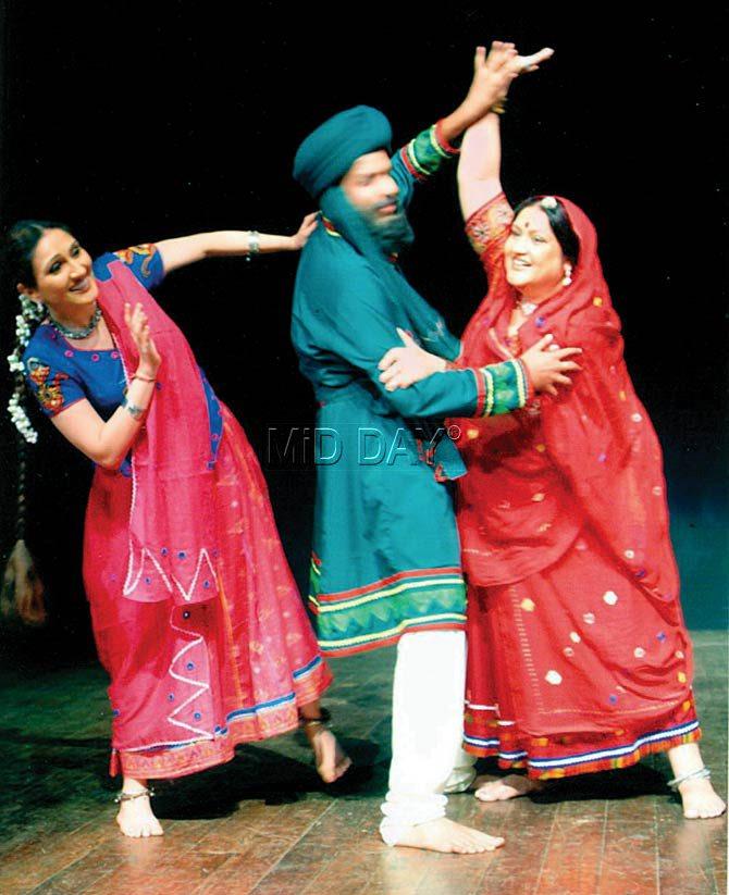 (From left) Juhi Babbar, Manoj Cherian and Nadira Babbar in Jasma Odhan directed by Nadira Babbar