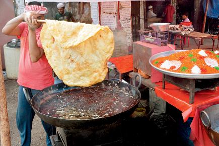 Mumbai food: An afternoon with travelling Halwa Puri makers