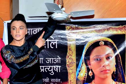 Really? Now, Rakhi Sawant wants ban on ceiling fans to curb suicides