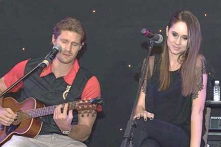 Video: Shane Watson's jam session with AB de Villiers' wife Danielle
