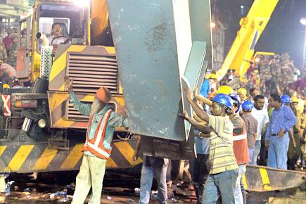 Kolkata flyover tragedy: Problem started during concrete casting, says worker