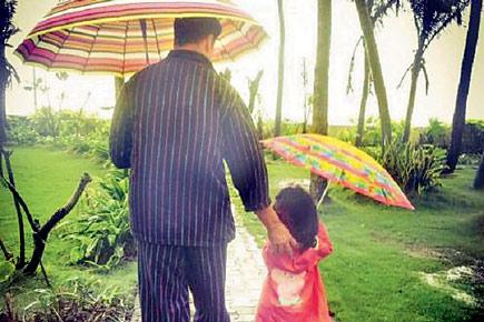 Akshay Kumar's day out in the Mumbai rains with daughter Nitara