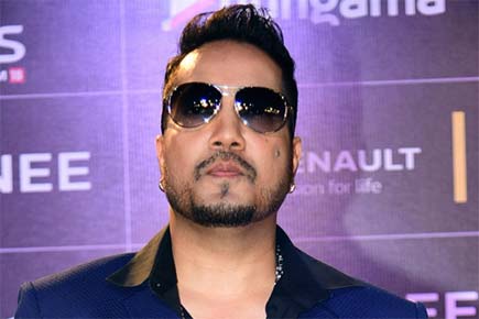 Mika Singh raises eyebrows with 'adult' humour at music launch