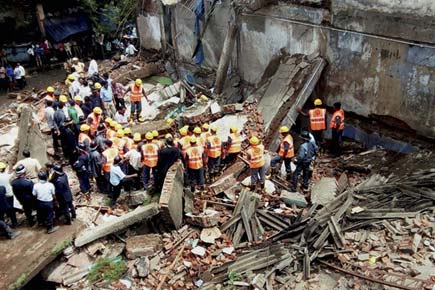 Three killed in building crash in Thane; 4 rescued from debris