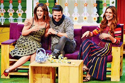 'Rustom' stars Akshay Kumar, Ileana D'Cruz and Esha Gupta on the sets of 'The Kapil Sharma Show'