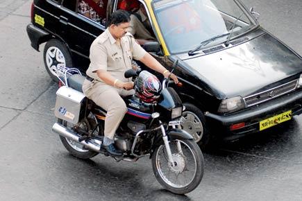 Mumbai: Cops to face action if spotted sans helmet, seat belt