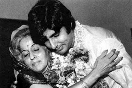 Amitabh Bachchan's heartfelt tribute to his mother will move you! 