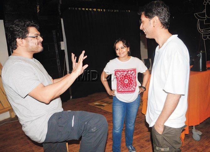 Arghya Lahiri directs the actors at a rehearsal